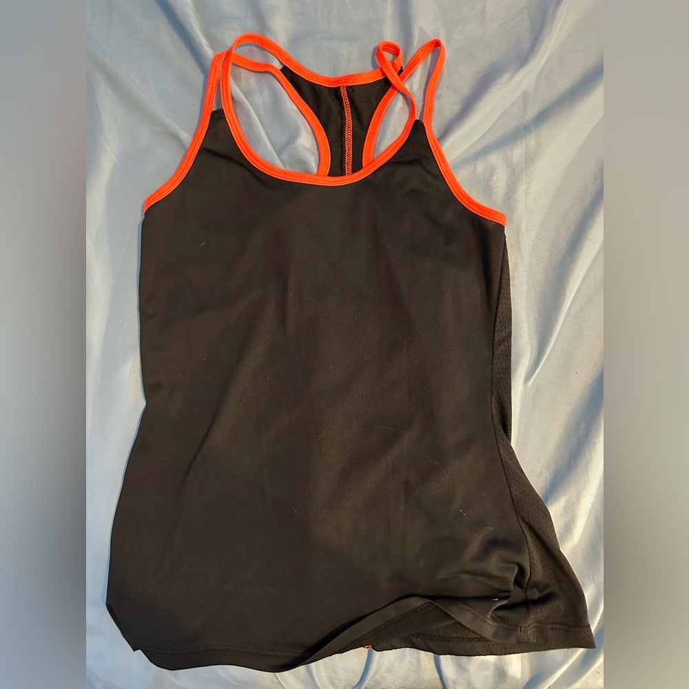 Tank tops - Picture 2 of 3